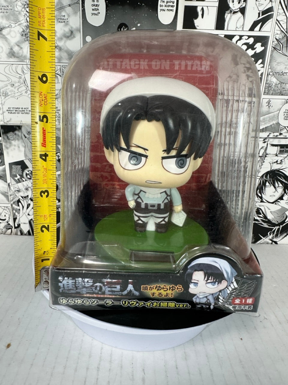 Attack on Titan - Levi Ackerman cleaning ver solar powered bobble head