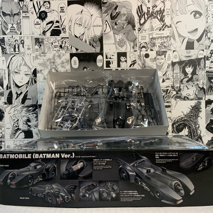 DC - Batman - Batmobile 1/35 Scale model kit